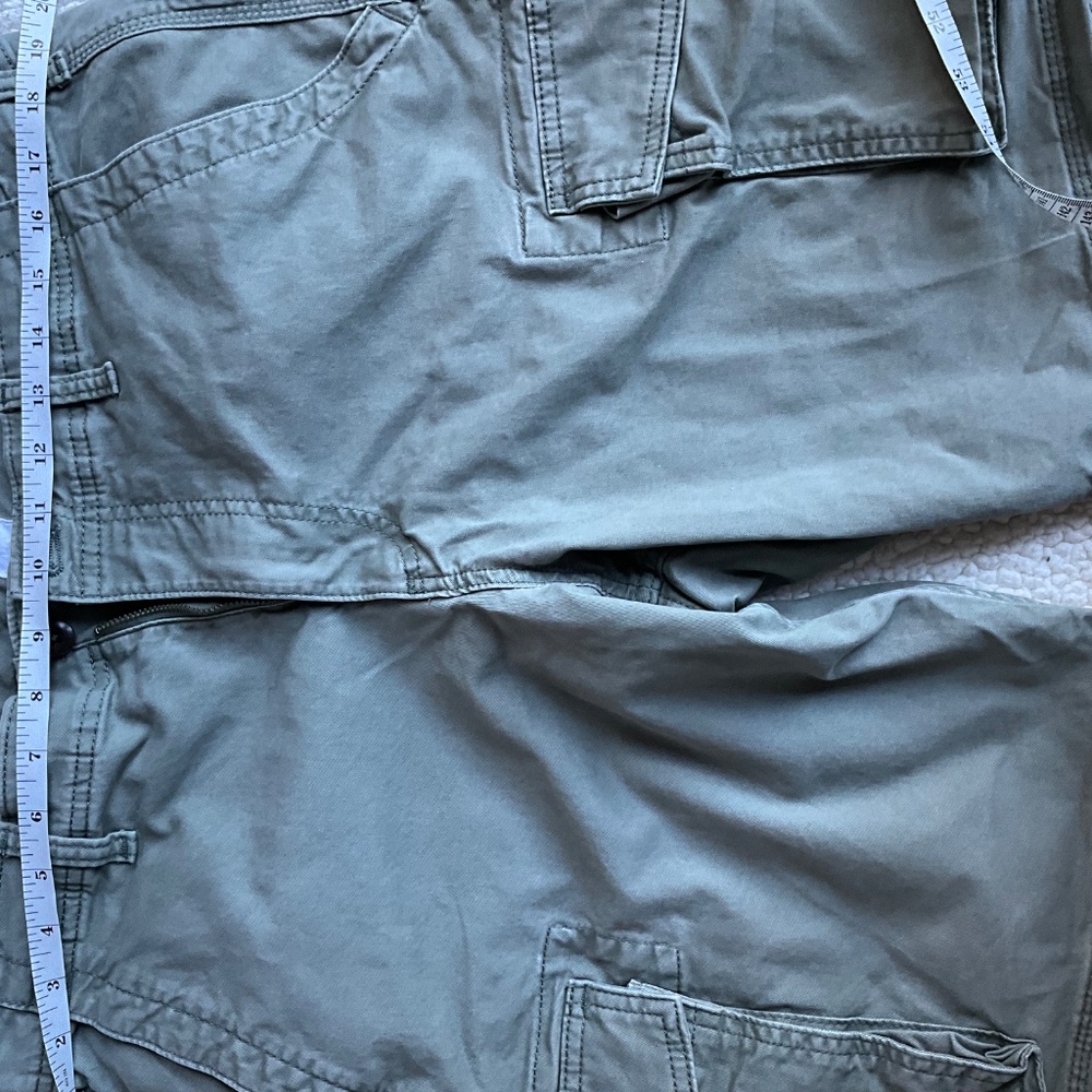 Gap size 34 green short - Picture 2 of 7